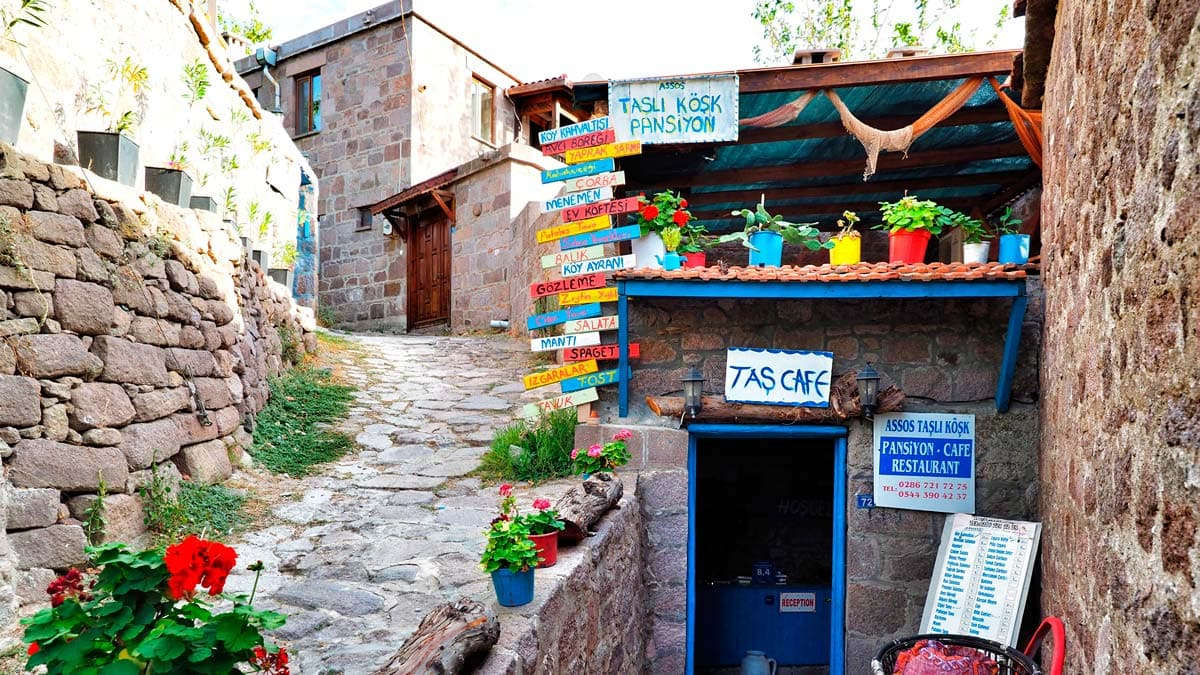 Assos’a Nasıl Gidilir